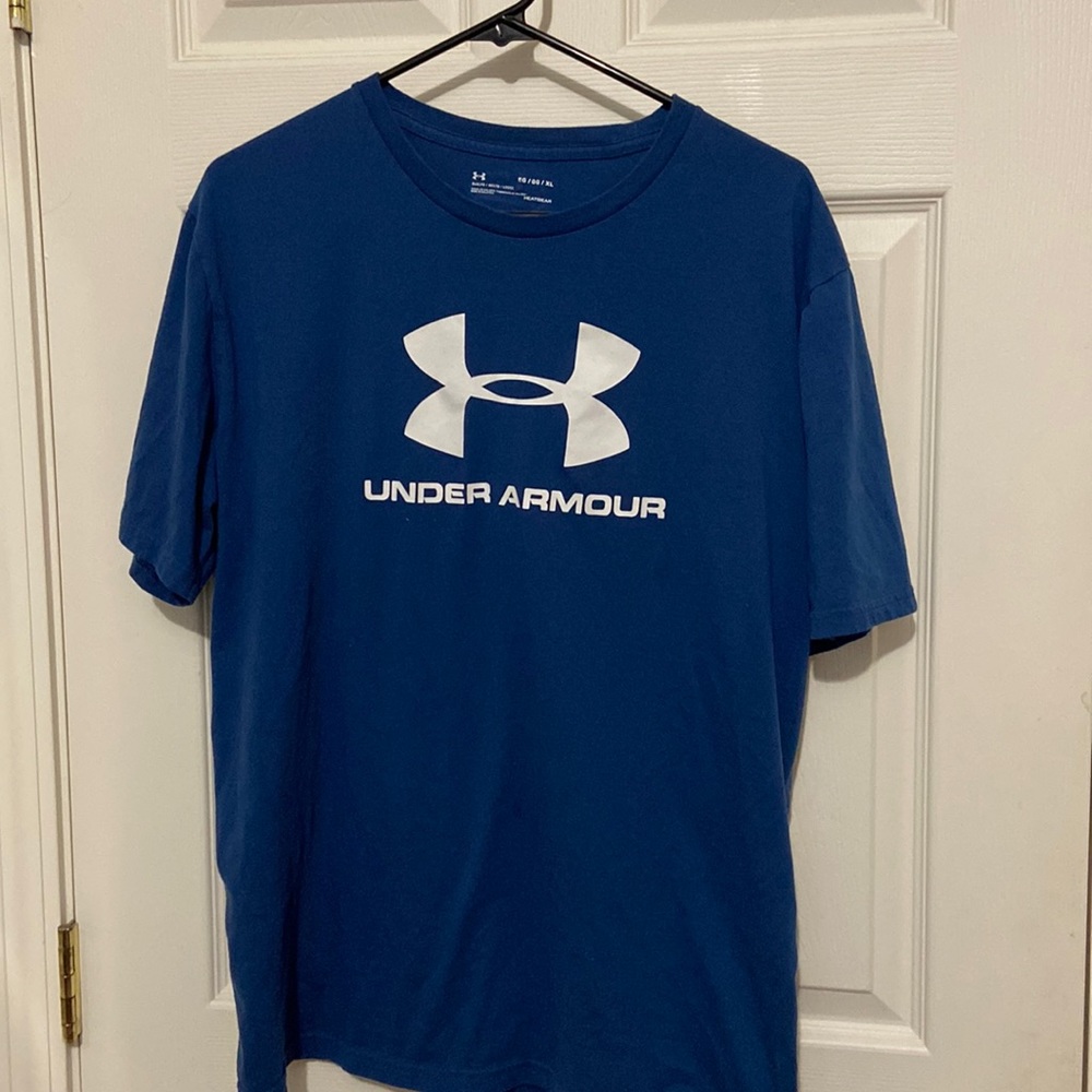 Under armor shirt loose fit size XL